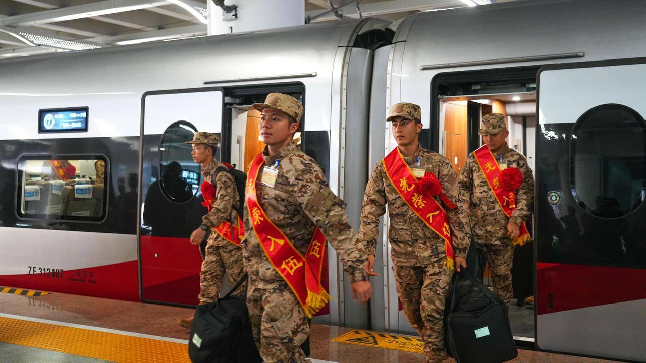 你的新起点，请入列！武警浙江总队迎来了2025年度首批新兵