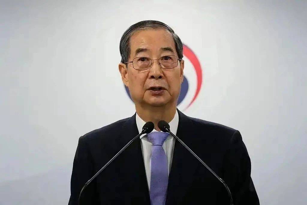 李在明喜从天降，金文洙怒斥：有阴谋，宣布暂停一切竞选活动！